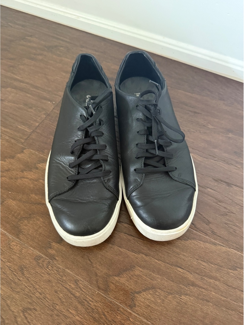 OluKai Lae'ahi Li 'Ili Sneakers Men's 9.5 black Leather Lace Up